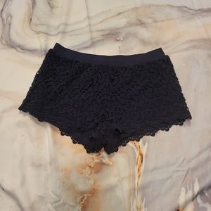 Lilly Pulitzer Navy Crocket Lace Shorts, Size Large